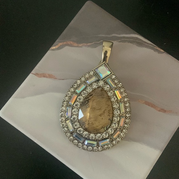 BEAUTIFUL New Premier Designs Gold Tone Pendant w/Wide Magnetic Closure Clasp - Picture 4 of 17